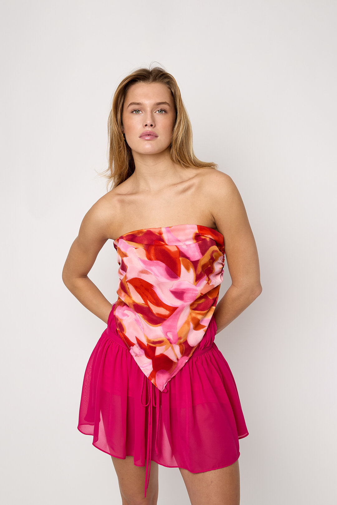 Conjunto de moda multiproducto tropical