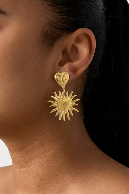 Pendientes de corazón con sol colgante