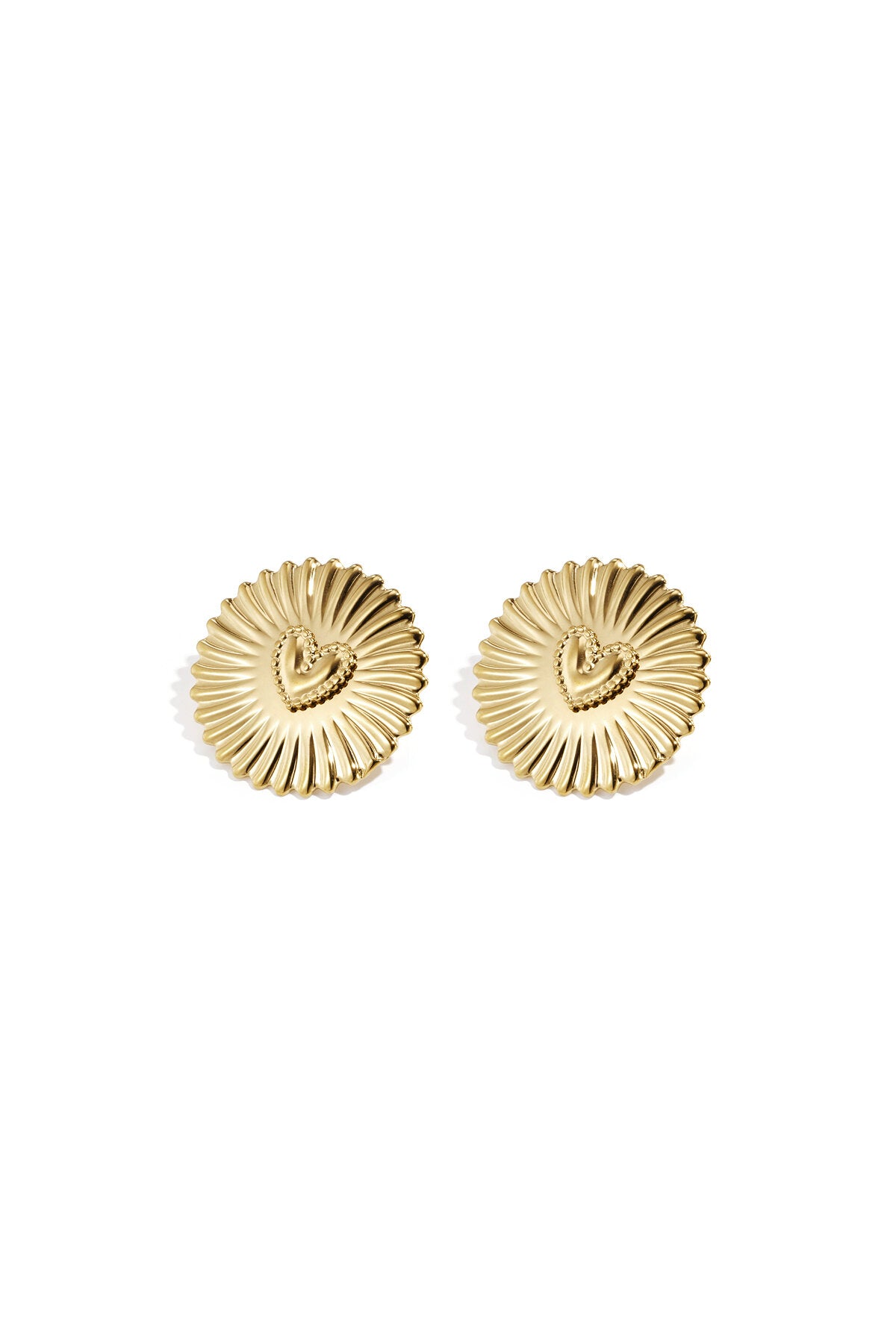 Pendientes llamativos con moneda brillante y corazón