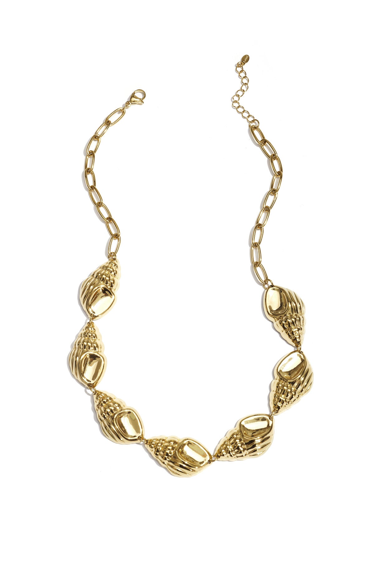 Collar llamativo con conchas grandes