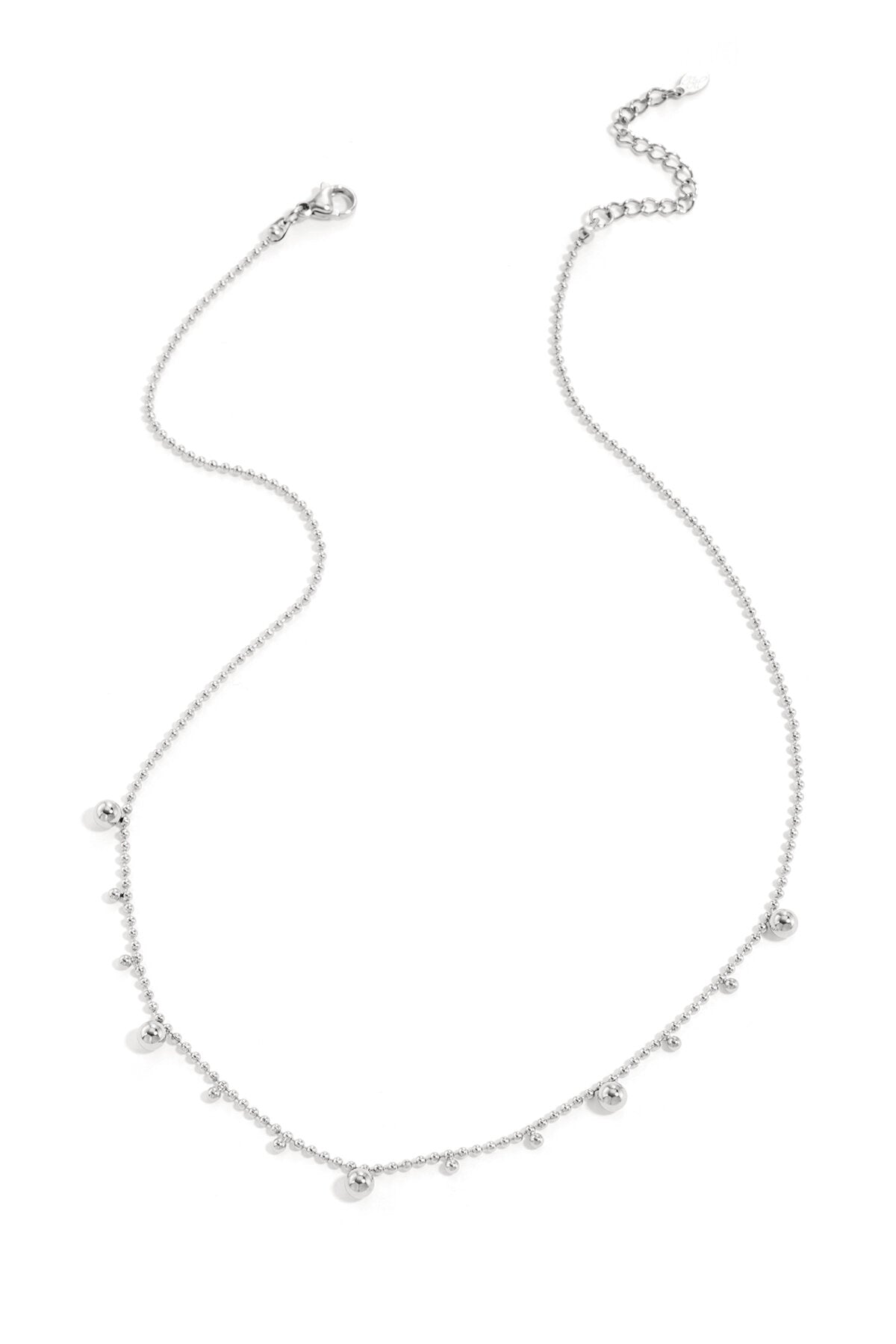 Collar con bolas alternadas